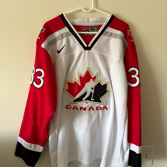 Nike Other - Men’s Nike Patrick Roy #33 1998 Team Canada National Hockey Jersey Sz XL - RARE